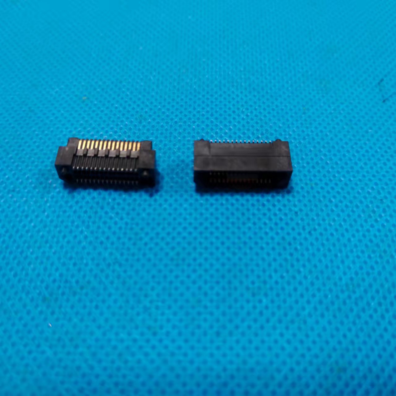 0.8板對(duì)板連接器